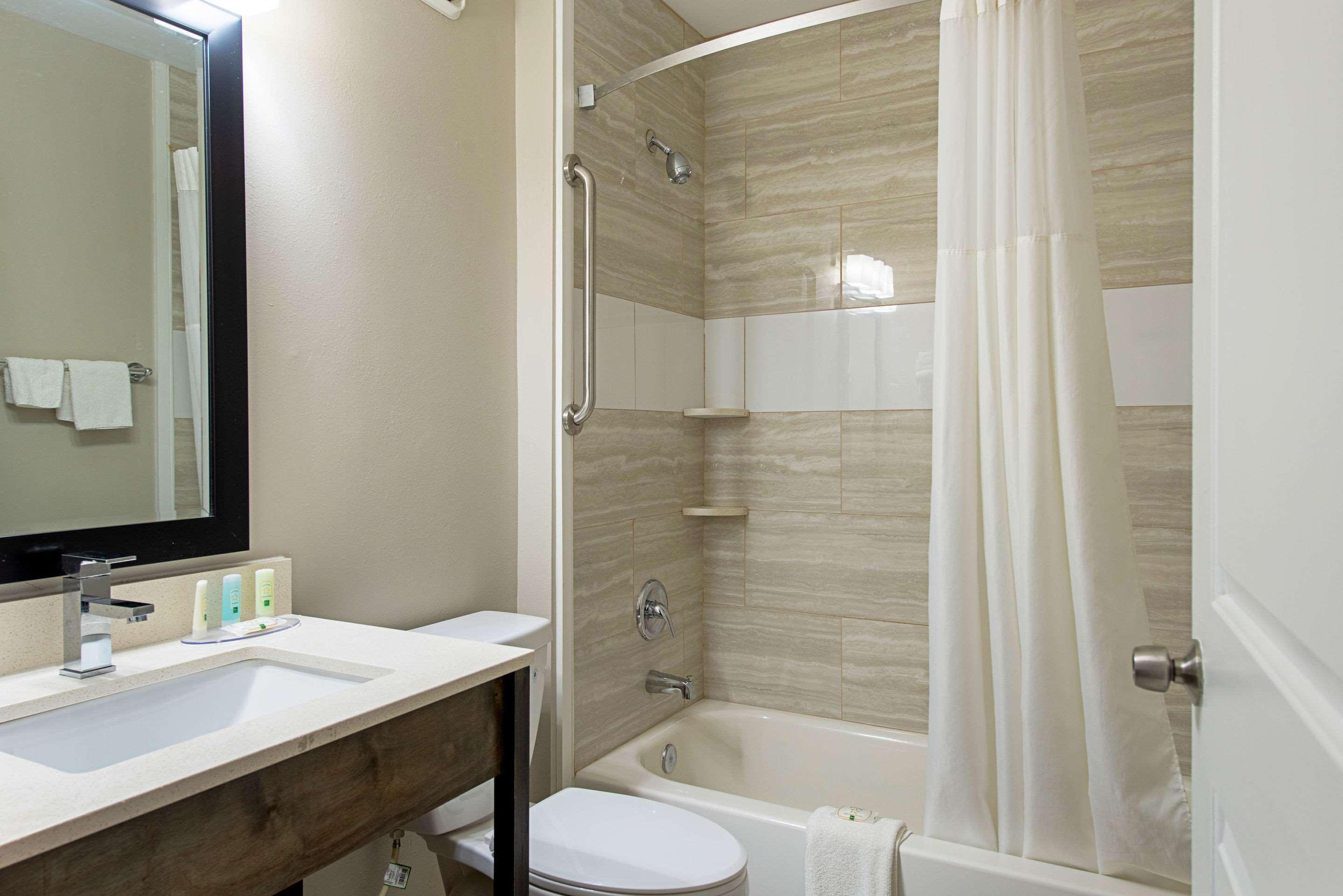 Quality Inn Mishawaka Near Notre Dame Dış mekan fotoğraf